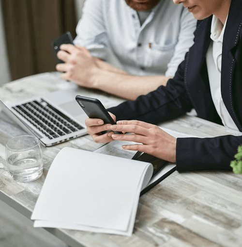 AI Prime Trader illustration de l'équipe de soutien